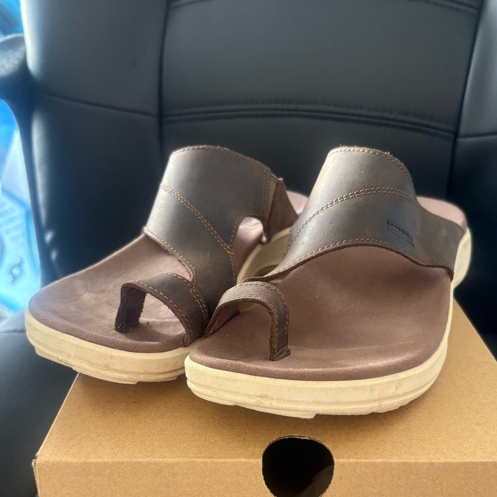 Merrell District 4 Luxe Post Sandals - Brown Leather Lite weight